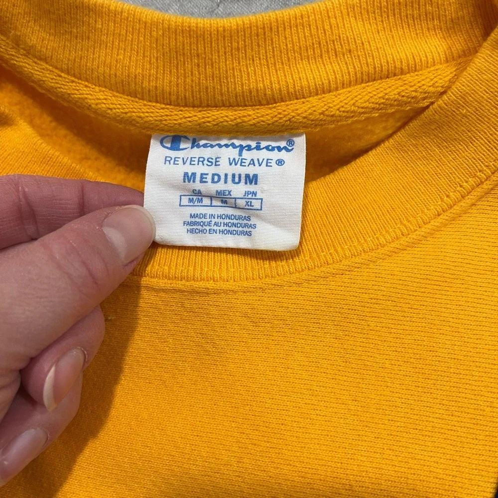Champion Reverse Weave Crewneck Logo Sweatshirt Yellow Gold Size Medium - Picture 2 of 5